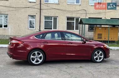 Седан Ford Fusion 2015 в 