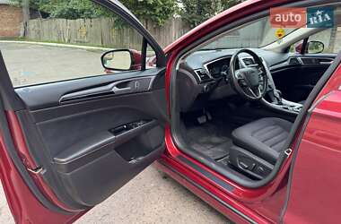 Седан Ford Fusion 2015 в 