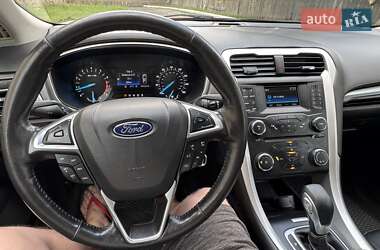 Седан Ford Fusion 2015 в 