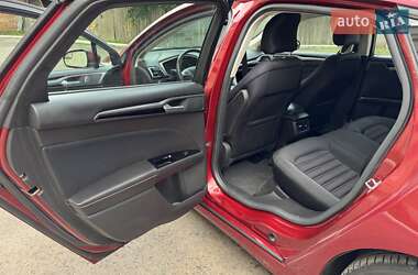 Седан Ford Fusion 2015 в 