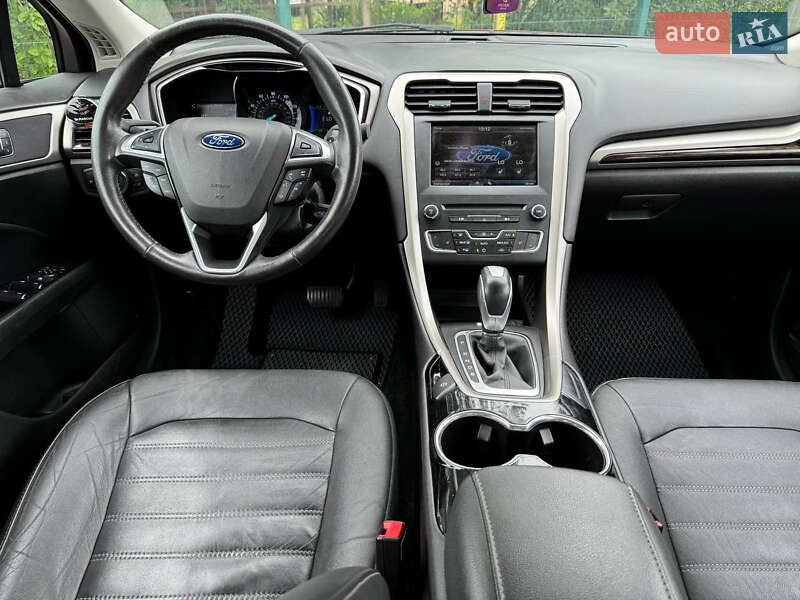 Седан Ford Fusion 2015 в Дрогобичі