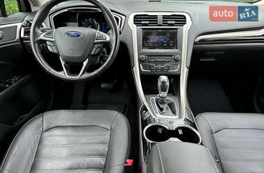 Седан Ford Fusion 2015 в 
