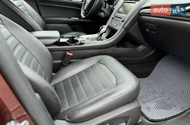 Седан Ford Fusion 2015 в 