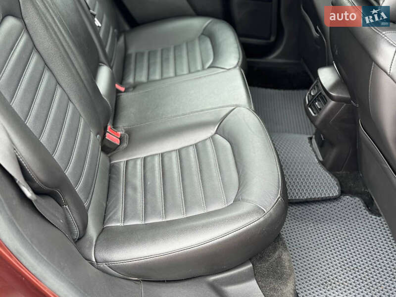 Седан Ford Fusion 2015 в Дрогобичі