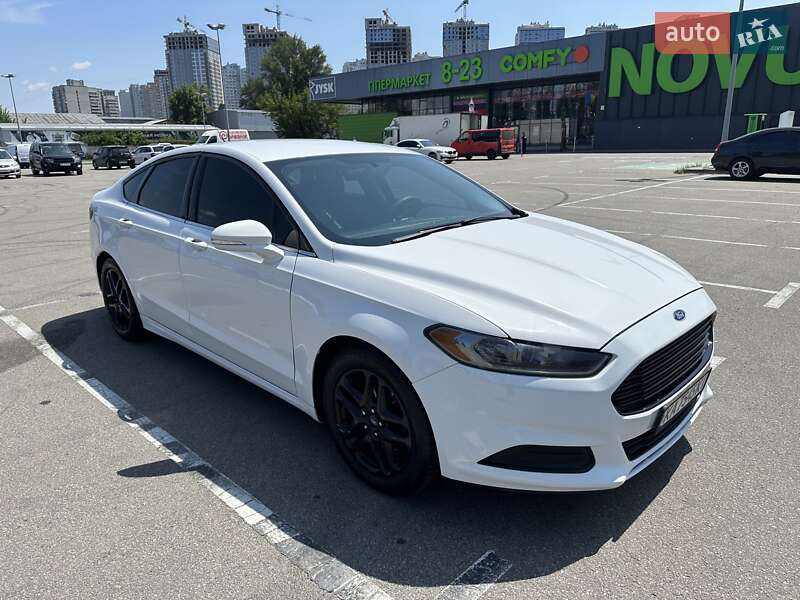 Седан Ford Fusion 2015 в Киеве
