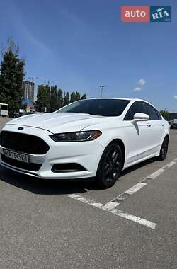 Седан Ford Fusion 2015 в 