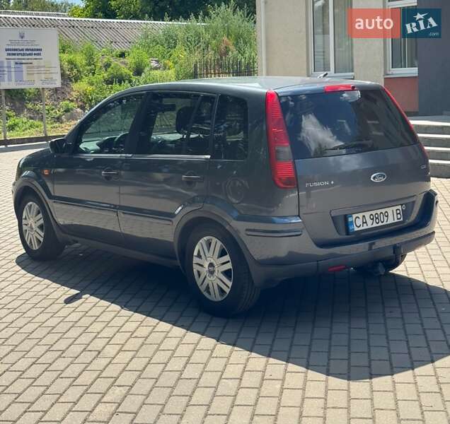 Хэтчбек Ford Fusion 2003 в Шполе