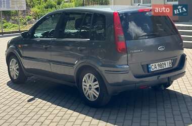 Хэтчбек Ford Fusion 2003 в 
