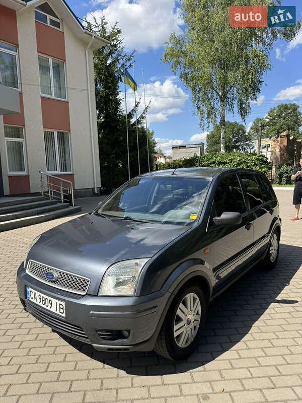 Хэтчбек Ford Fusion 2003 в Шполе
