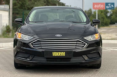 Седан Ford Fusion 2017 в 