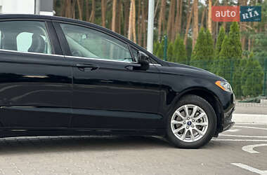 Седан Ford Fusion 2017 в 