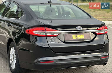 Седан Ford Fusion 2017 в 
