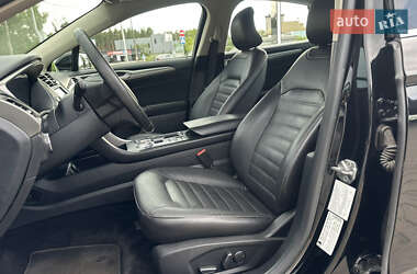 Седан Ford Fusion 2017 в 