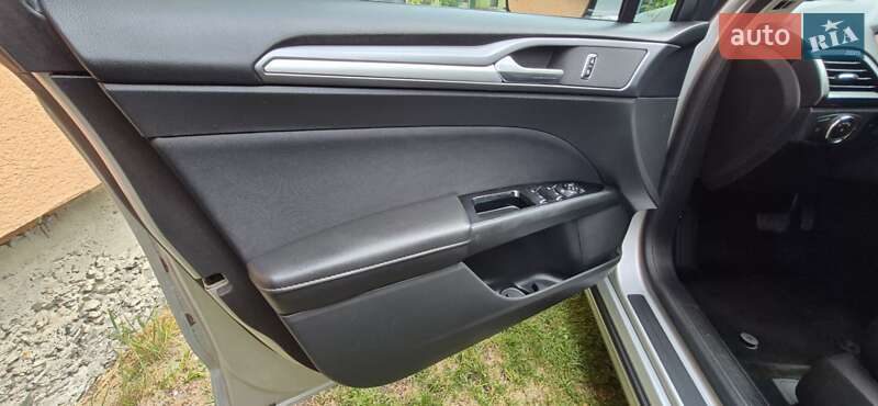 Седан Ford Fusion 2014 в Львове