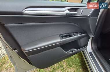 Седан Ford Fusion 2014 в 