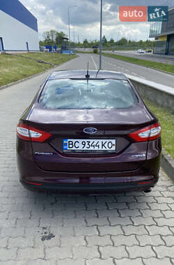 Седан Ford Fusion 2013 в 
