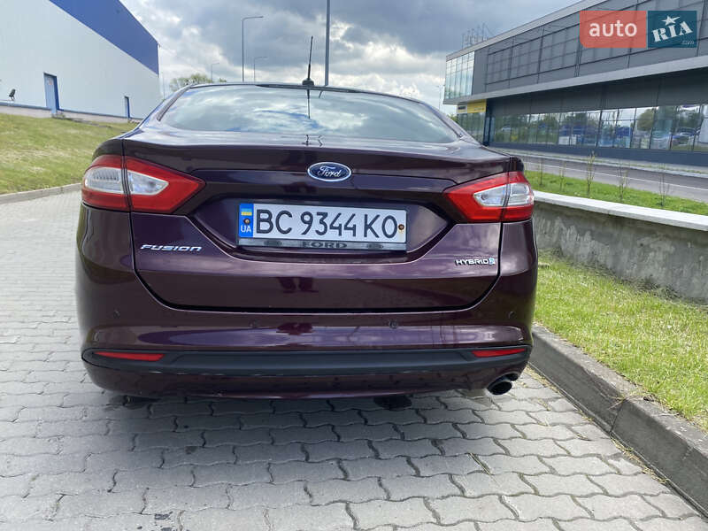 Седан Ford Fusion 2013 в Львове