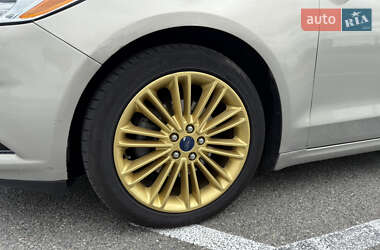 Седан Ford Fusion 2015 в 