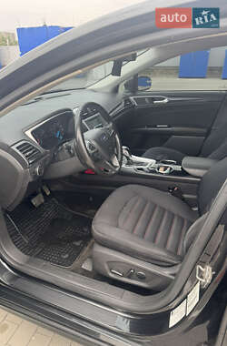 Седан Ford Fusion 2013 в 