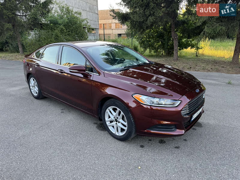Седан Ford Fusion 2014 в 