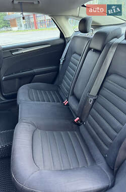 Седан Ford Fusion 2014 в 
