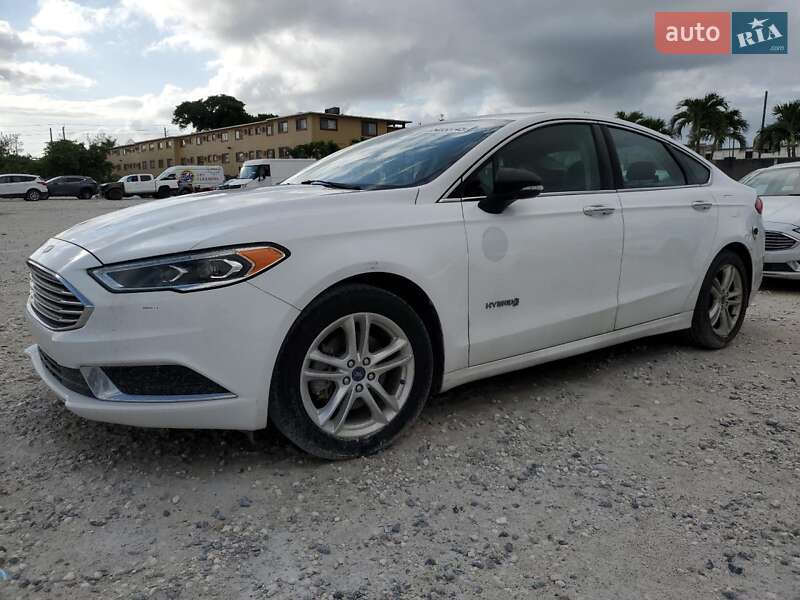 Седан Ford Fusion 2018 в 