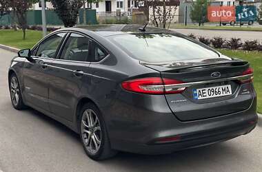 Седан Ford Fusion 2017 в 