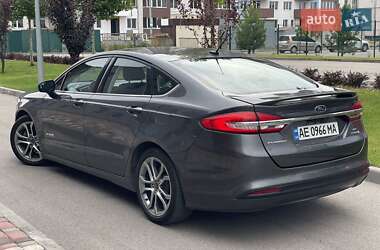 Седан Ford Fusion 2017 в 