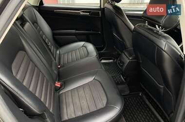 Седан Ford Fusion 2017 в 