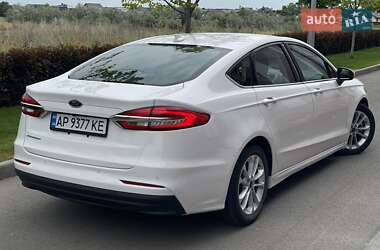 Седан Ford Fusion 2019 в 