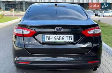 Седан Ford Fusion 2015 в 