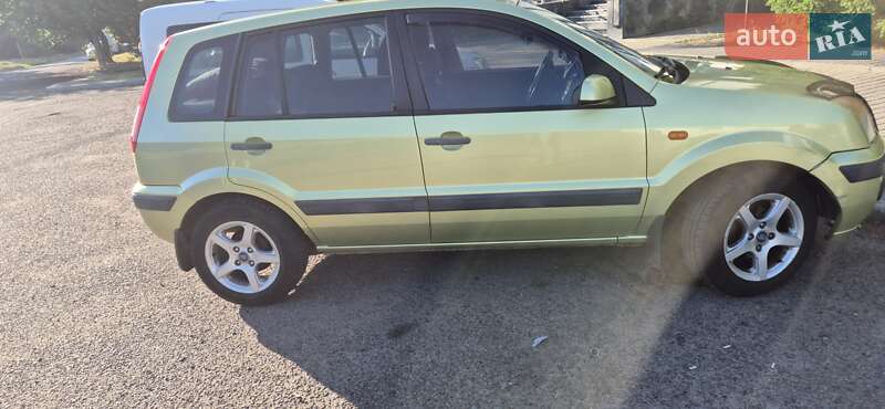 Хетчбек Ford Fusion 2006 в Черкасах