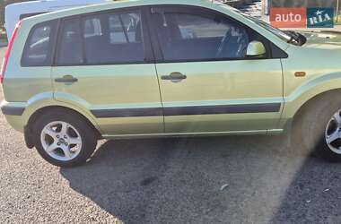 Хэтчбек Ford Fusion 2006 в 