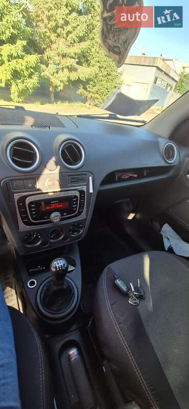 Хетчбек Ford Fusion 2006 в Черкасах