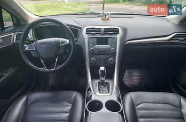 Седан Ford Fusion 2013 в 