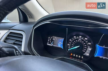 Седан Ford Fusion 2013 в 