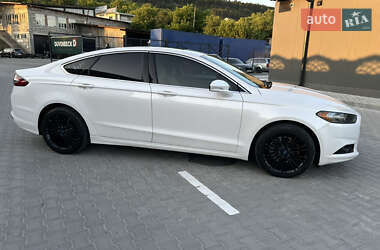 Седан Ford Fusion 2013 в 