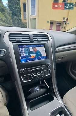 Седан Ford Fusion 2017 в 