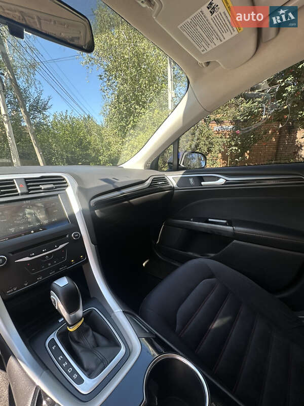 Седан Ford Fusion 2014 в Дніпрі