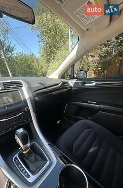 Седан Ford Fusion 2014 в 