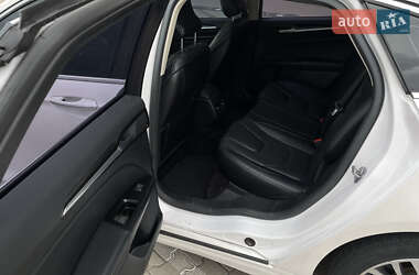Седан Ford Fusion 2016 в 