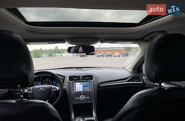 Седан Ford Fusion 2016 в 