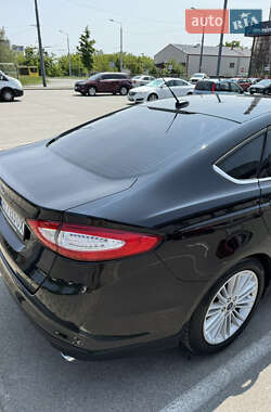 Седан Ford Fusion 2015 в 