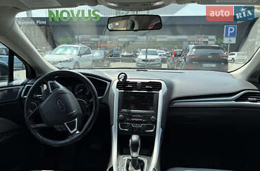 Седан Ford Fusion 2015 в 
