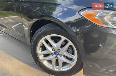 Седан Ford Fusion 2012 в 