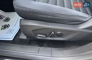 Седан Ford Fusion 2012 в 