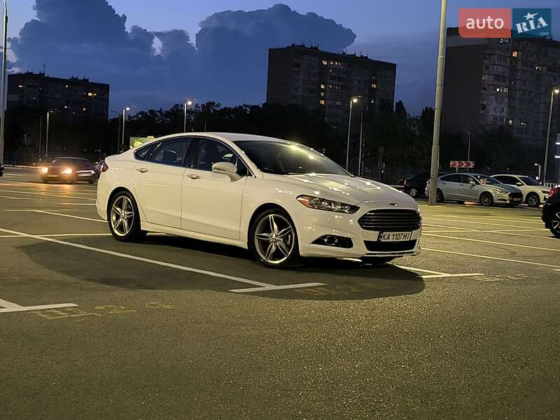 Седан Ford Fusion 2015 в Києві
