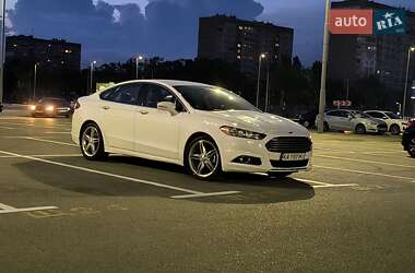 Седан Ford Fusion 2015 в 