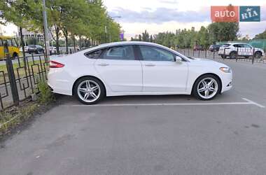Седан Ford Fusion 2015 в 