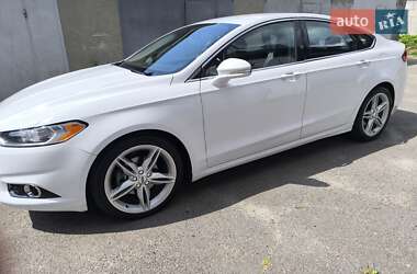 Седан Ford Fusion 2015 в 